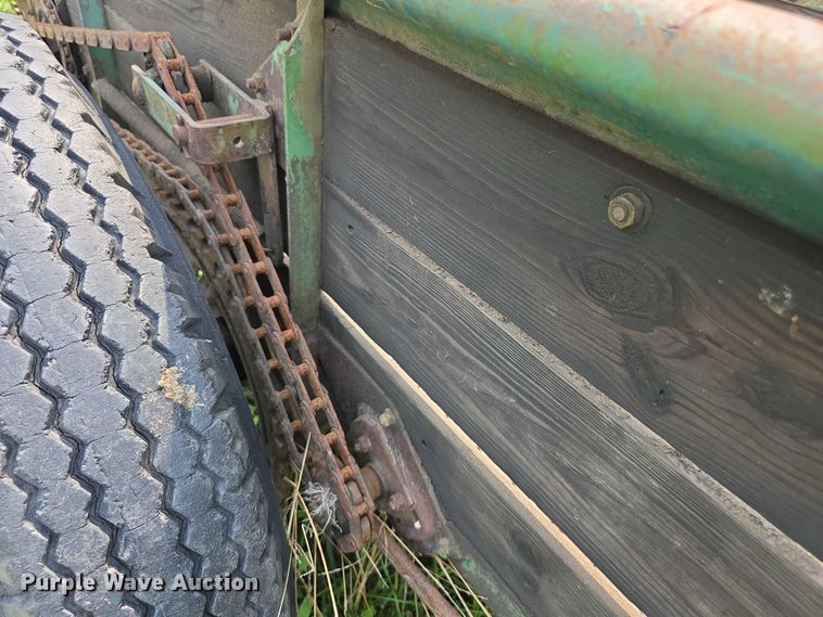 image for item EF3685 John Deere Model L Series 51 manure spreader