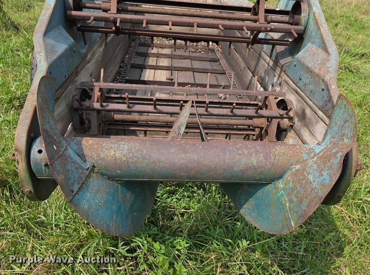 image for item EF3685 John Deere Model L Series 51 manure spreader