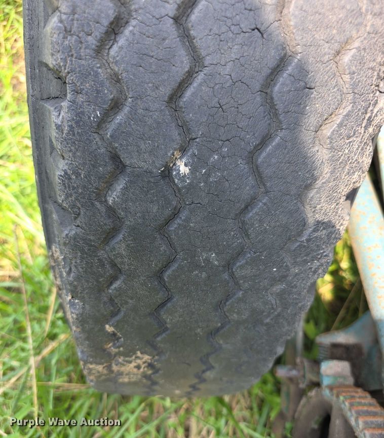 image for item EF3685 John Deere Model L Series 51 manure spreader