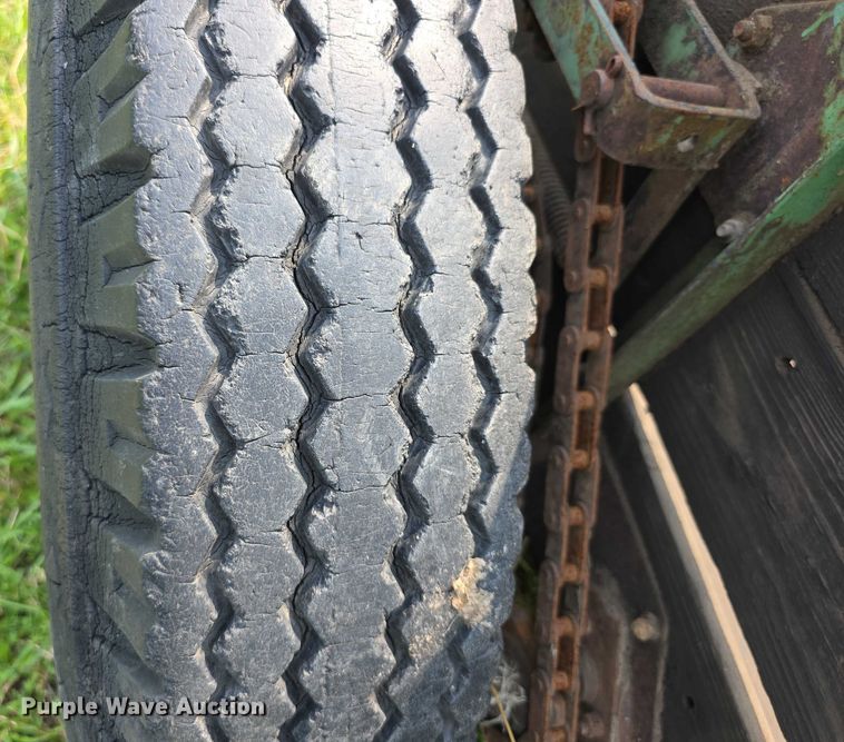 image for item EF3685 John Deere Model L Series 51 manure spreader