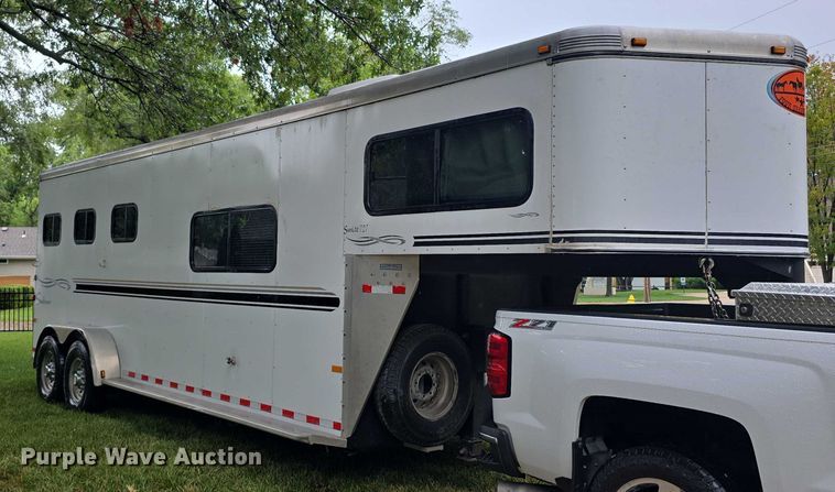 image for item EF3732 2005 Sundowner Sunlite 727 horse trailer