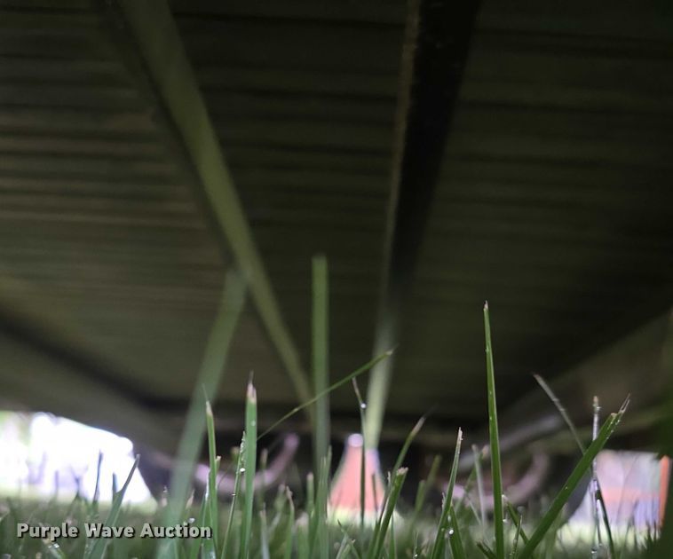 image for item EF3732 2005 Sundowner Sunlite 727 horse trailer