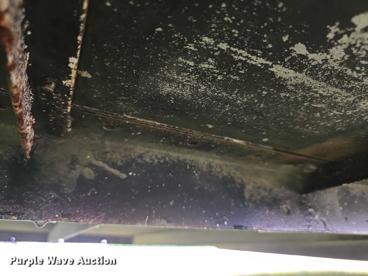 image for item EF3732 2005 Sundowner Sunlite 727 horse trailer