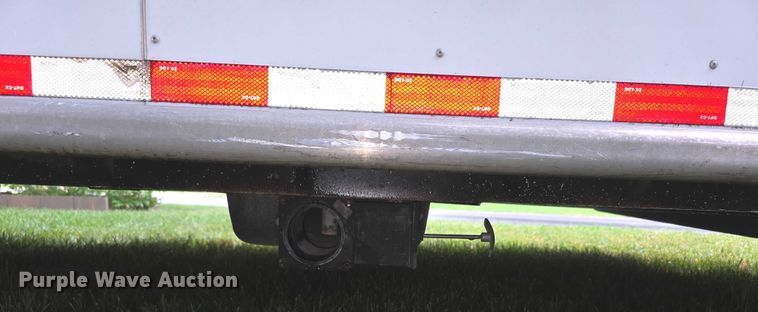 image for item EF3732 2005 Sundowner Sunlite 727 horse trailer