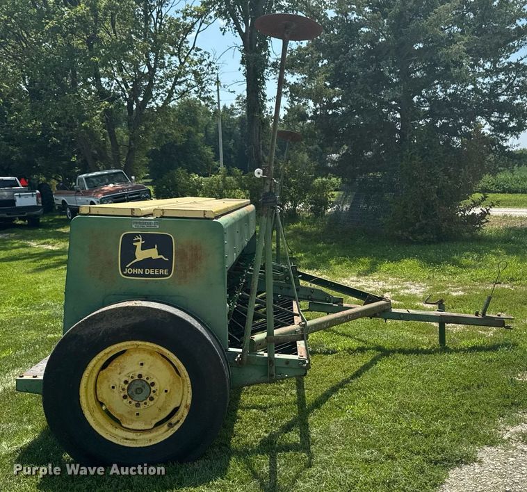 image for item EM2203 John Deere 8300 grain drill