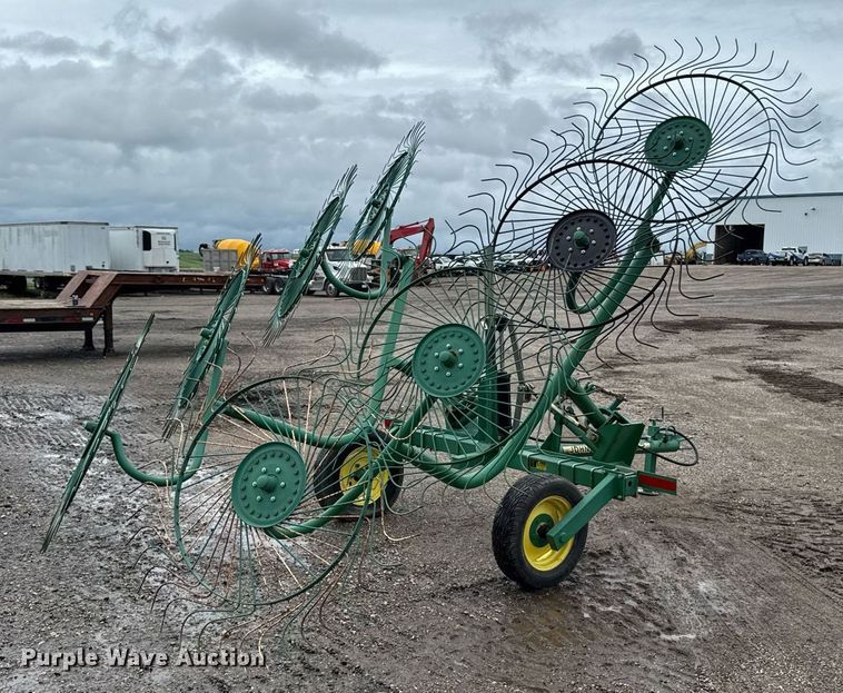 image for item EM2206 John Deere 702 hay rake