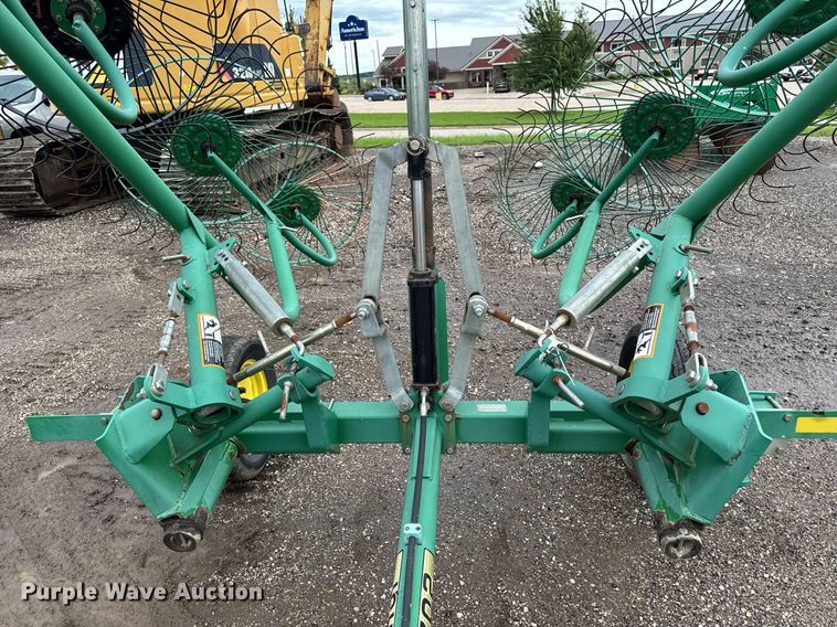 image for item EM2206 John Deere 702 hay rake