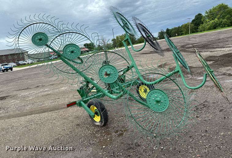 image for item EM2206 John Deere 702 hay rake