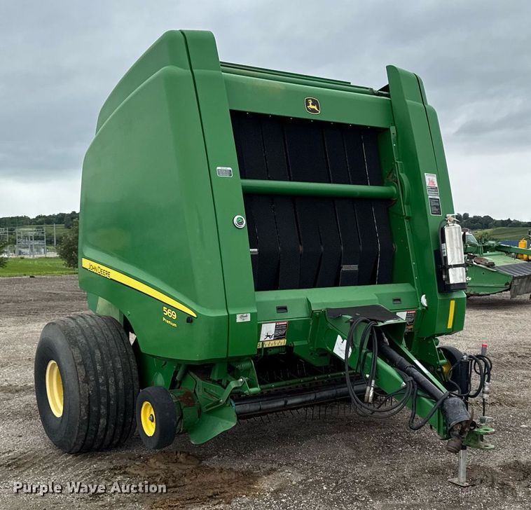 image for item EM2212 John Deere 569 Premium round baler