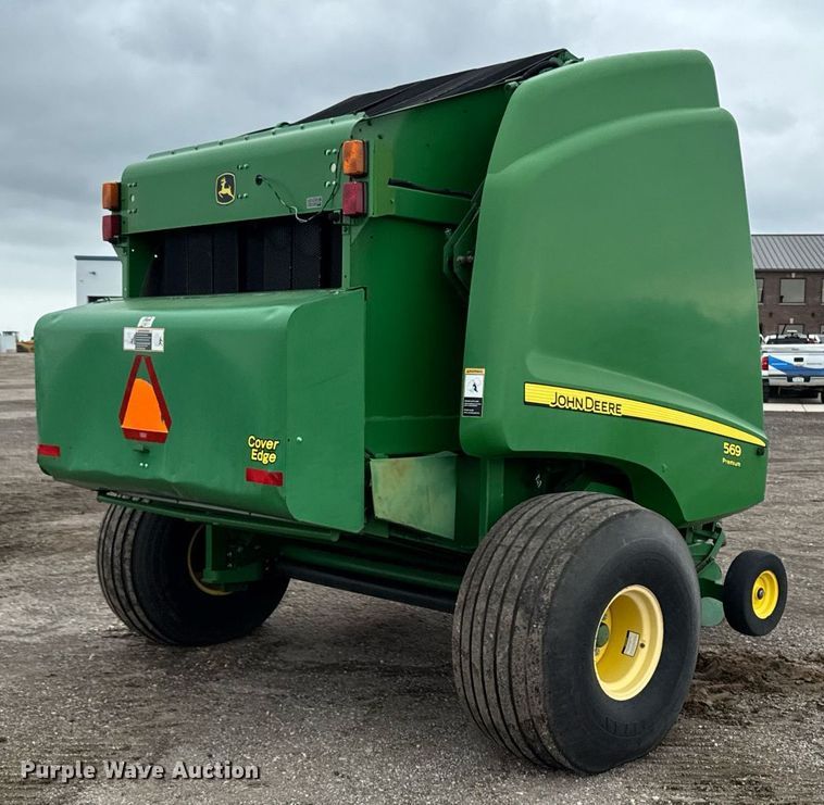 image for item EM2212 John Deere 569 Premium round baler