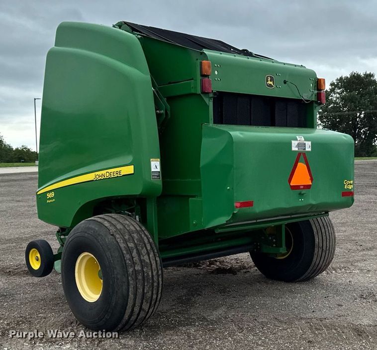image for item EM2212 John Deere 569 Premium round baler