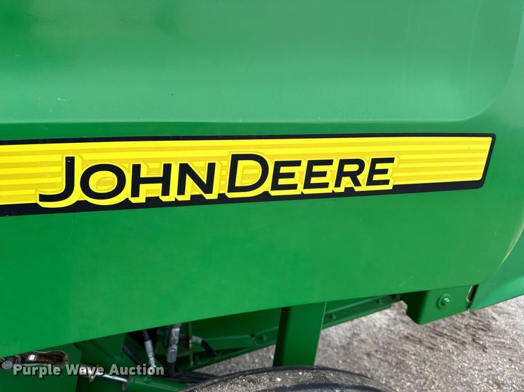 image for item EM2212 John Deere 569 Premium round baler