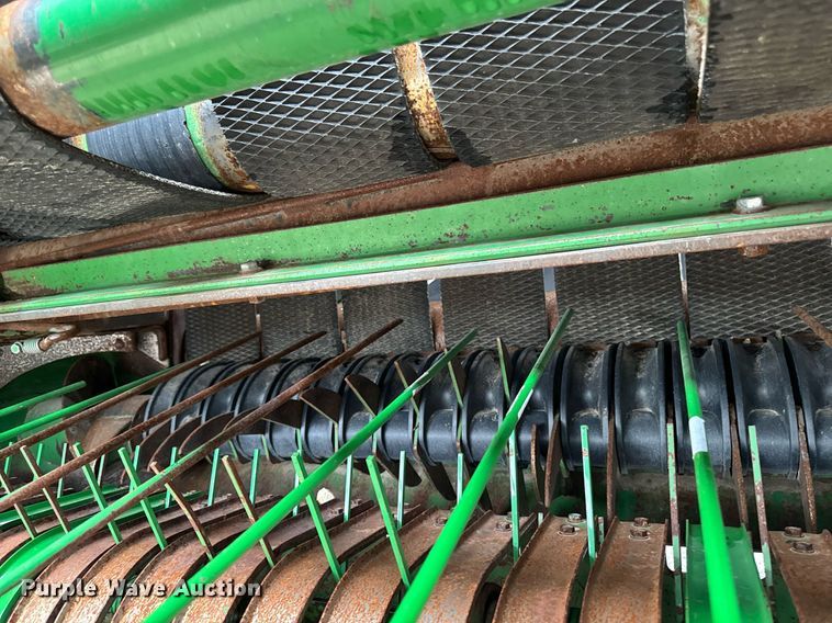 image for item EM2212 John Deere 569 Premium round baler