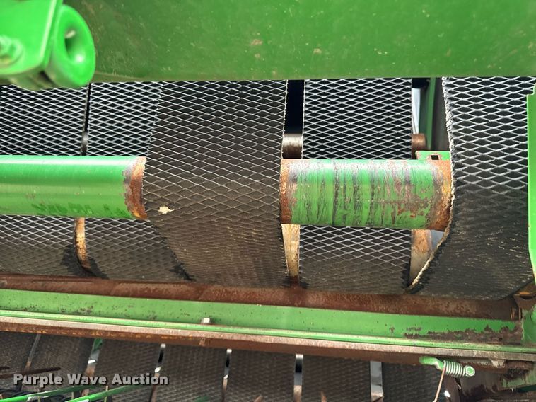 image for item EM2212 John Deere 569 Premium round baler