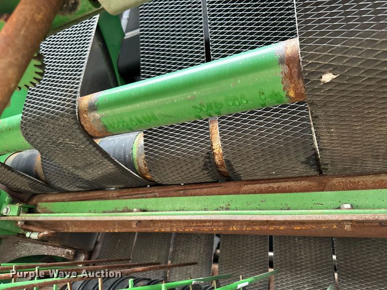 image for item EM2212 John Deere 569 Premium round baler