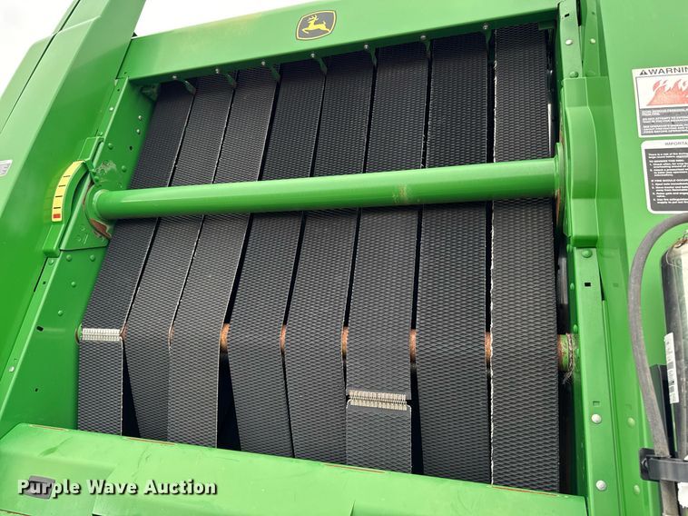 image for item EM2212 John Deere 569 Premium round baler
