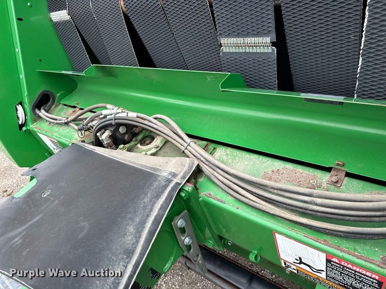 image for item EM2212 John Deere 569 Premium round baler