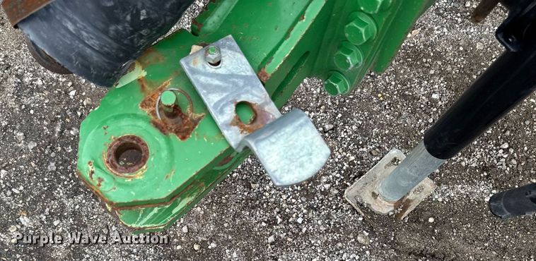 image for item EM2212 John Deere 569 Premium round baler