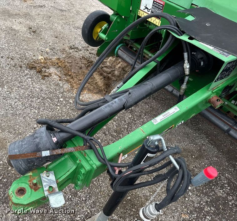 image for item EM2212 John Deere 569 Premium round baler