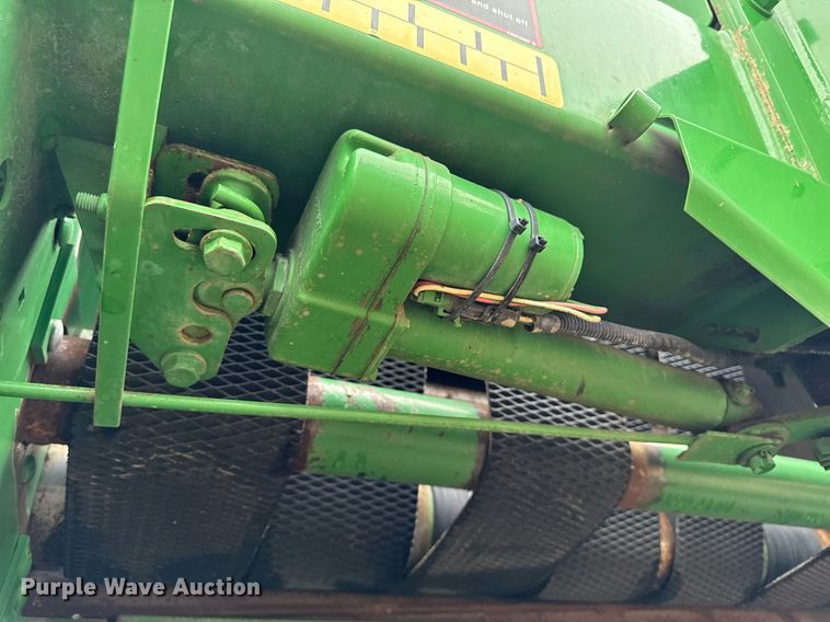 image for item EM2212 John Deere 569 Premium round baler