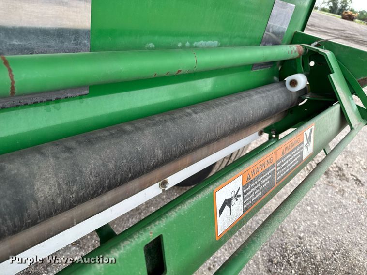 image for item EM2212 John Deere 569 Premium round baler