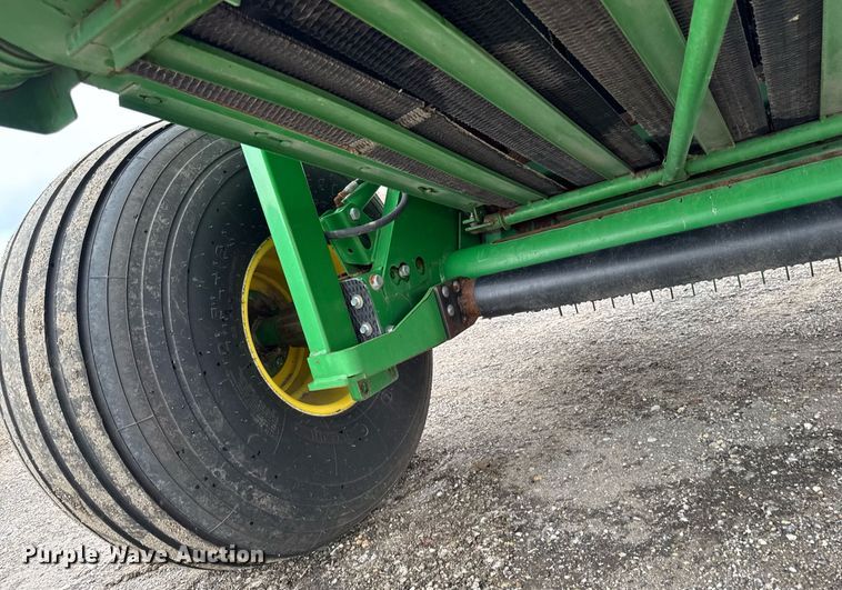 image for item EM2212 John Deere 569 Premium round baler