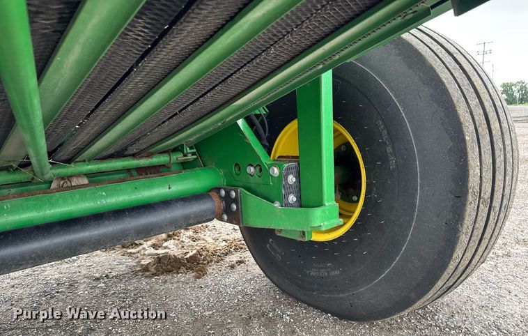 image for item EM2212 John Deere 569 Premium round baler