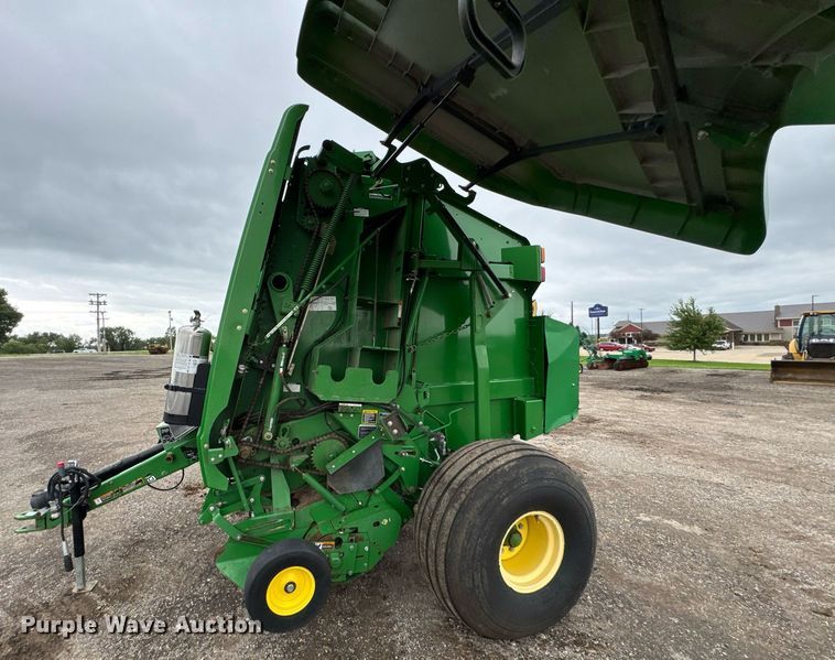 image for item EM2212 John Deere 569 Premium round baler