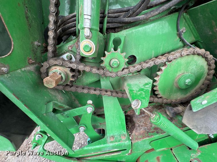 image for item EM2212 John Deere 569 Premium round baler