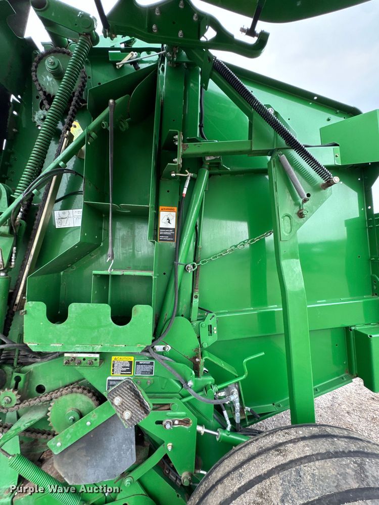 image for item EM2212 John Deere 569 Premium round baler