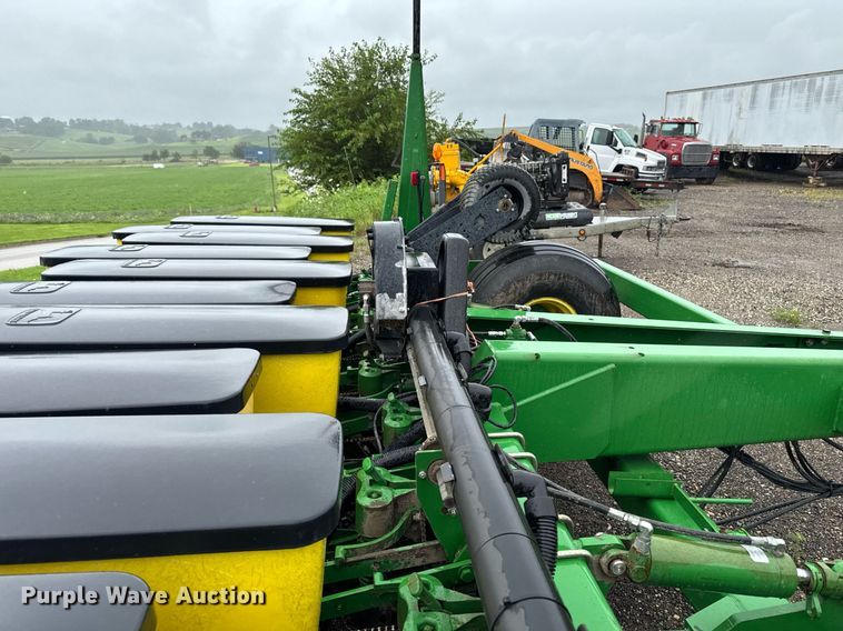 image for item EM2215 John Deere 1780 planter