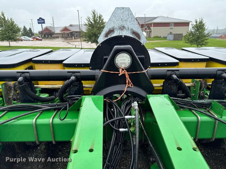 image for item EM2215 John Deere 1780 planter