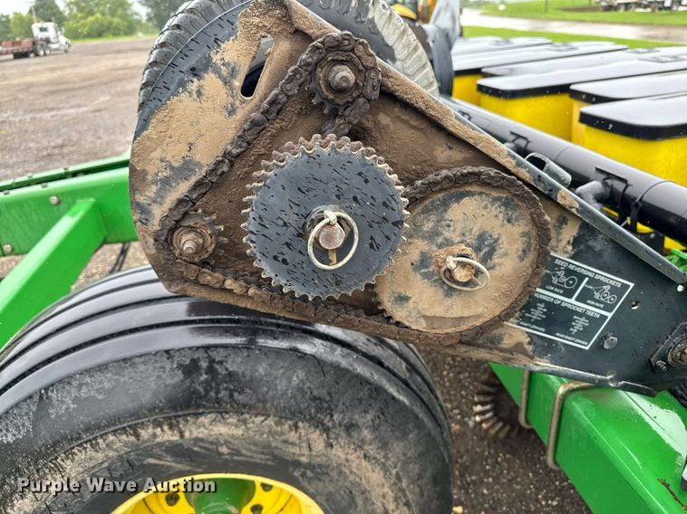 image for item EM2215 John Deere 1780 planter