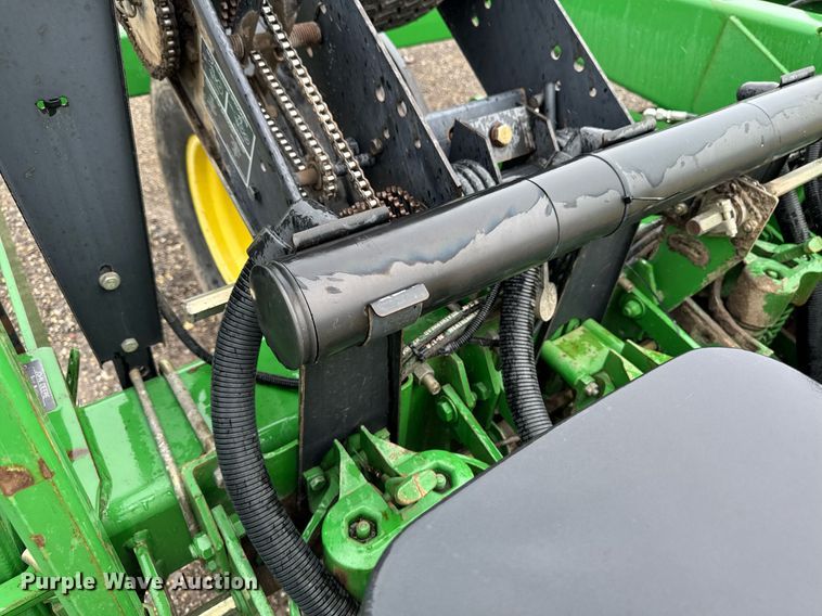 image for item EM2215 John Deere 1780 planter