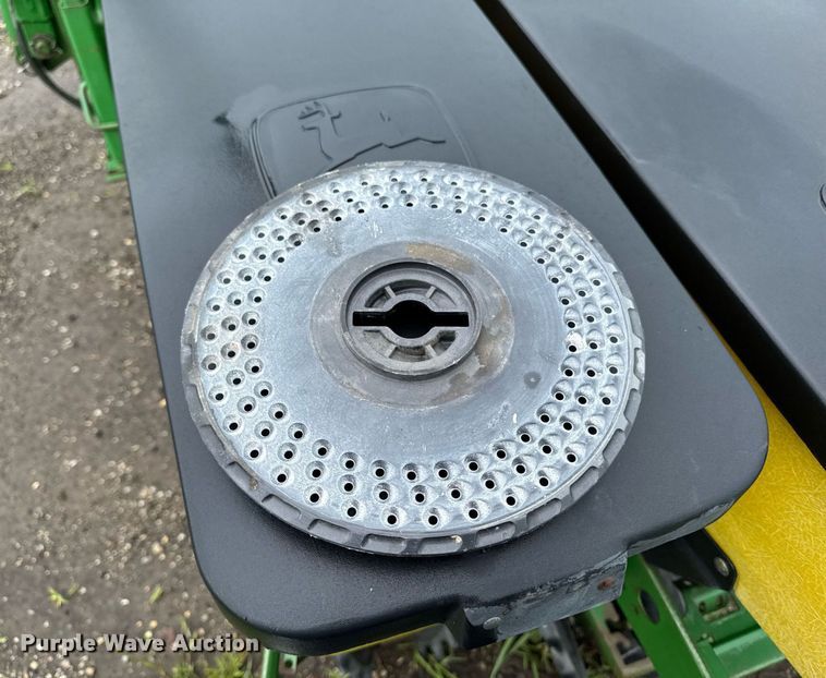 image for item EM2215 John Deere 1780 planter
