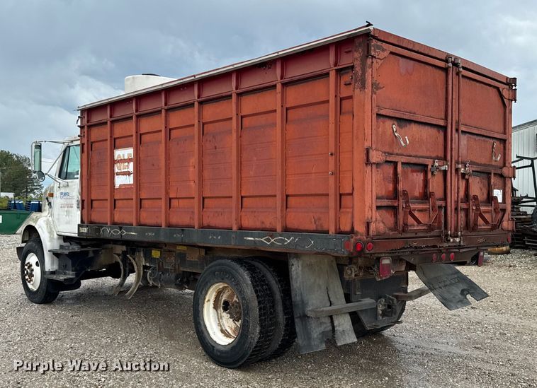 image for item EM2270 1993 International 8100 grain truck