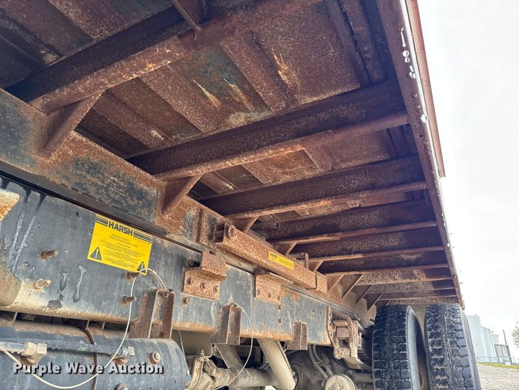 image for item EM2270 1993 International 8100 grain truck