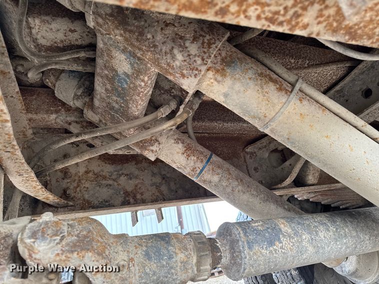 image for item EM2270 1993 International 8100 grain truck