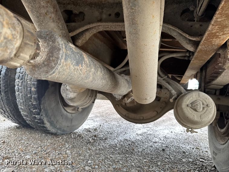 image for item EM2270 1993 International 8100 grain truck