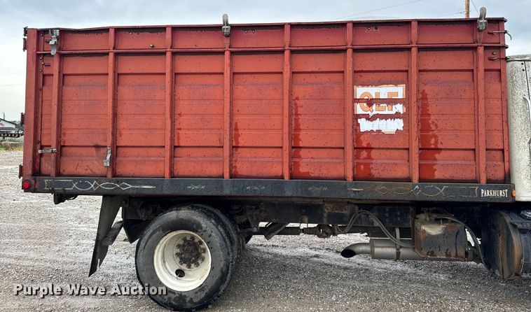 image for item EM2270 1993 International 8100 grain truck