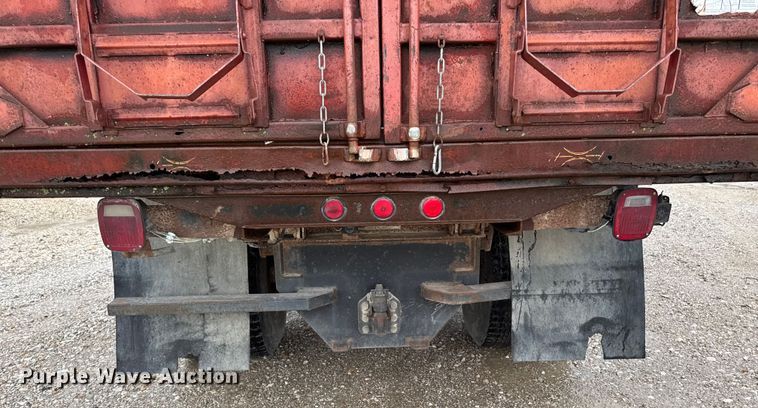 image for item EM2270 1993 International 8100 grain truck