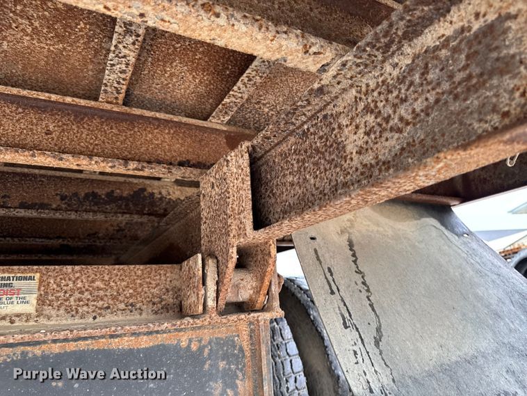 image for item EM2270 1993 International 8100 grain truck