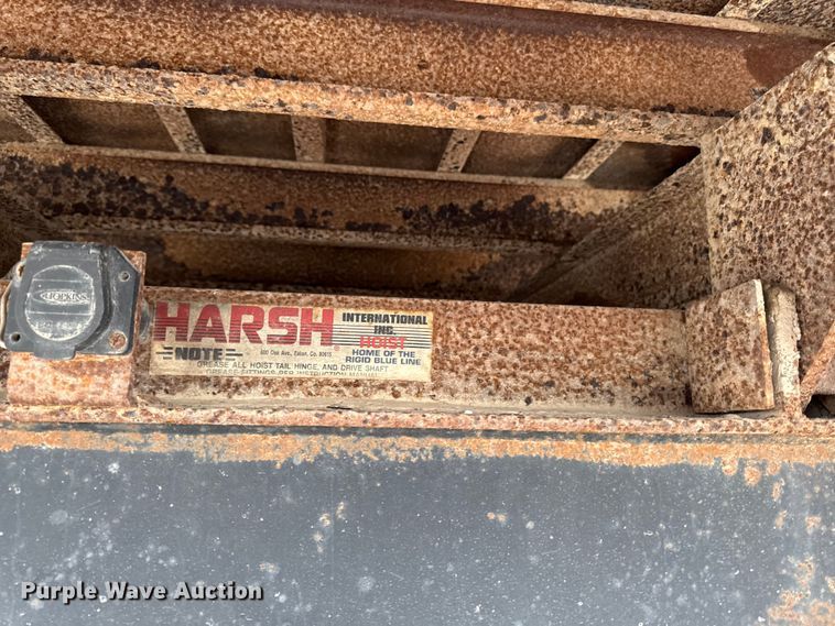 image for item EM2270 1993 International 8100 grain truck