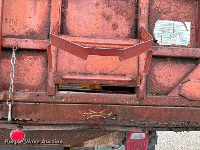 image for item EM2270 1993 International 8100 grain truck