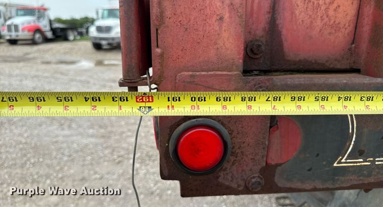 image for item EM2270 1993 International 8100 grain truck