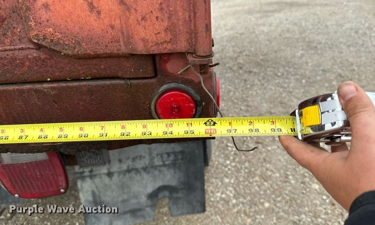 image for item EM2270 1993 International 8100 grain truck