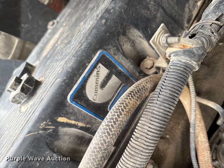 image for item EM2270 1993 International 8100 grain truck