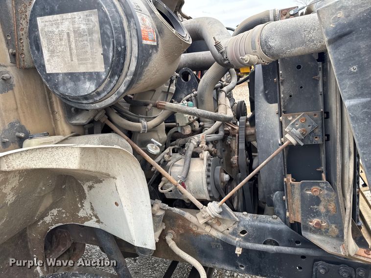 image for item EM2270 1993 International 8100 grain truck