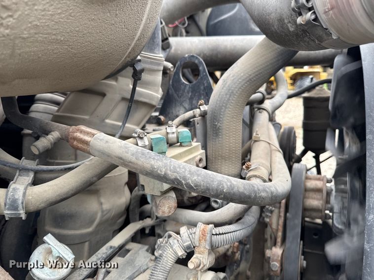 image for item EM2270 1993 International 8100 grain truck