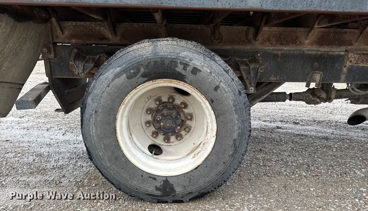 image for item EM2270 1993 International 8100 grain truck